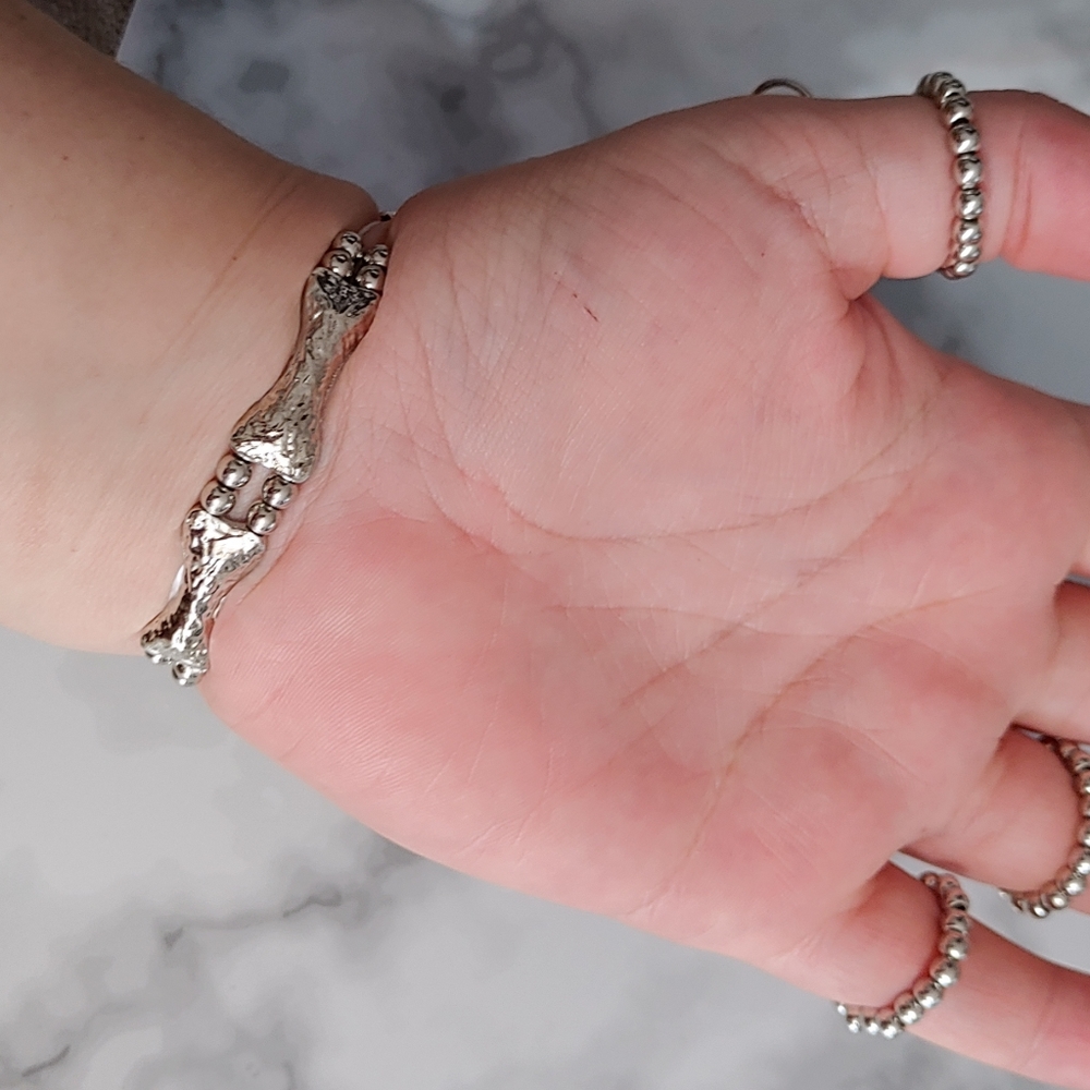 Gothic Skeleton Hand Bracelet - Picture 5 of 6